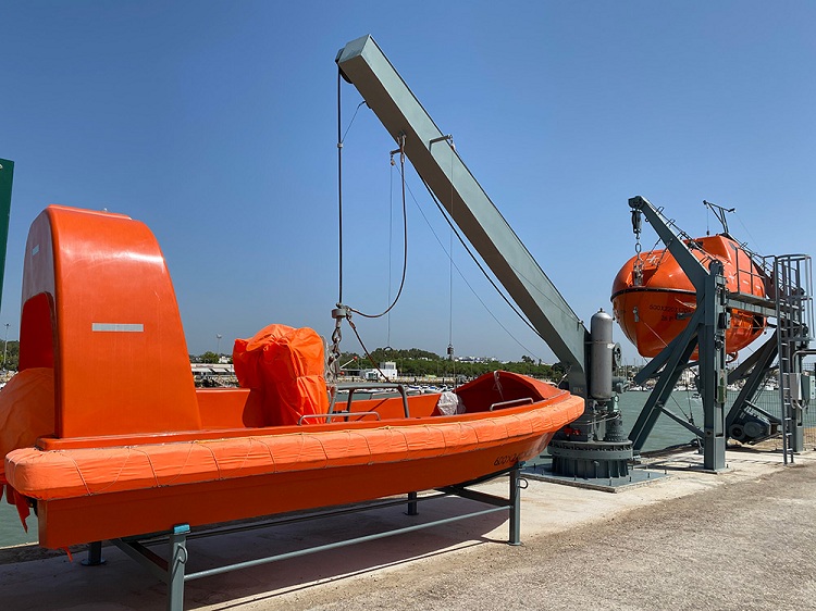 Points for attention in the operation of fast rescue boats